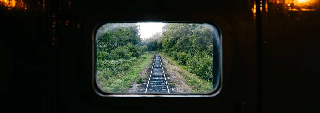 Scenic-view-window-moving-train