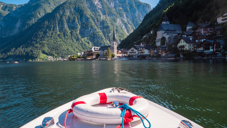 austria-hallstatt-lake-boat-ride