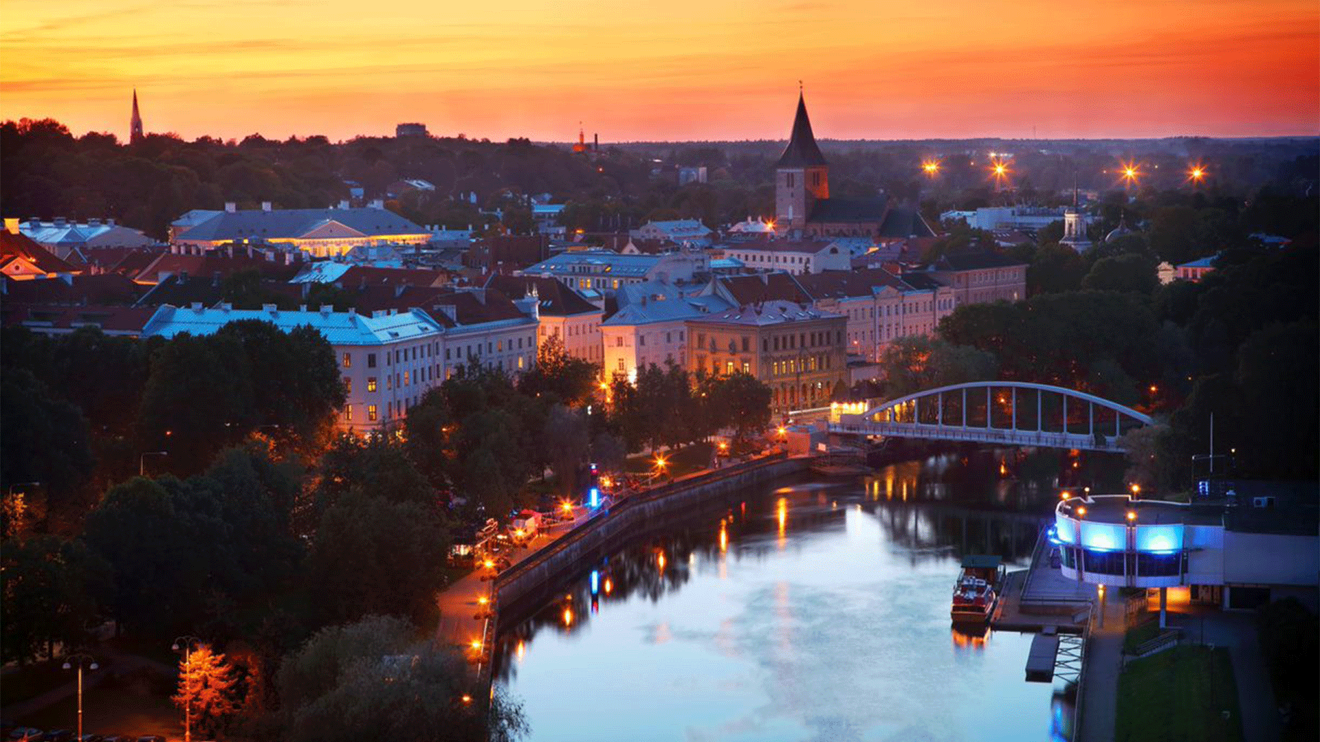 estonia-tartu-sunset-panoramic-shot