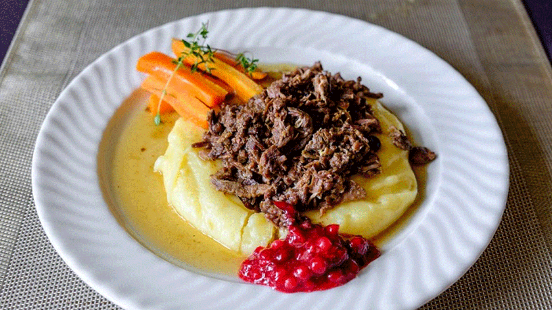 finland-sauteed-raindeer-meat-mash-potatoes