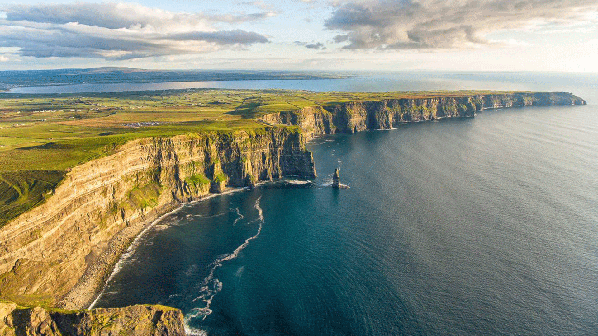 ireland-cliffs-moher-panoramic-view-sea