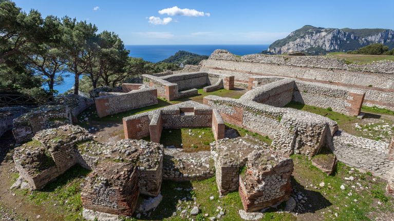 italy-capri-ruins-villa-of-jupiter
