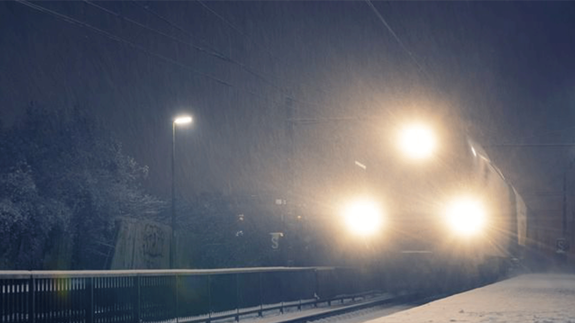 night-train-in-the-snow