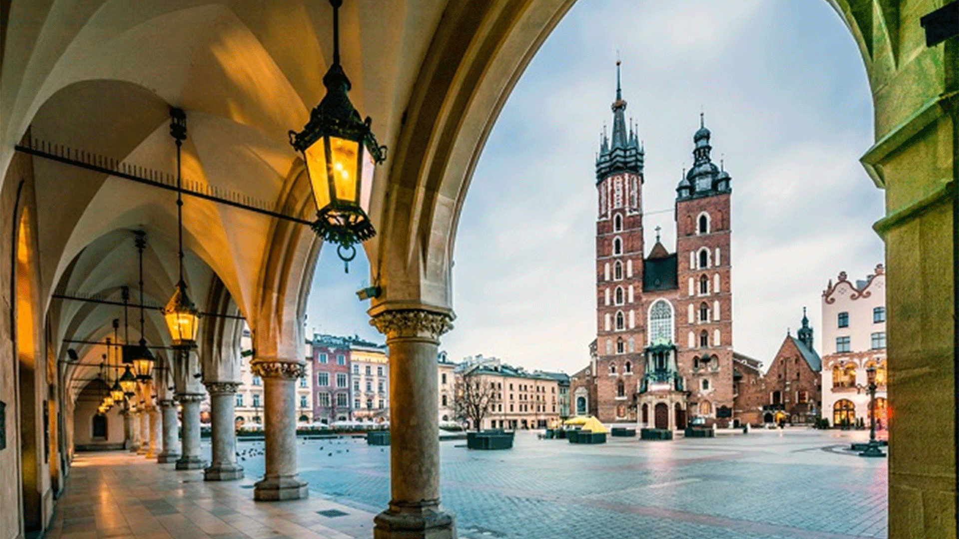 poland-krakow-stmarys-basilica