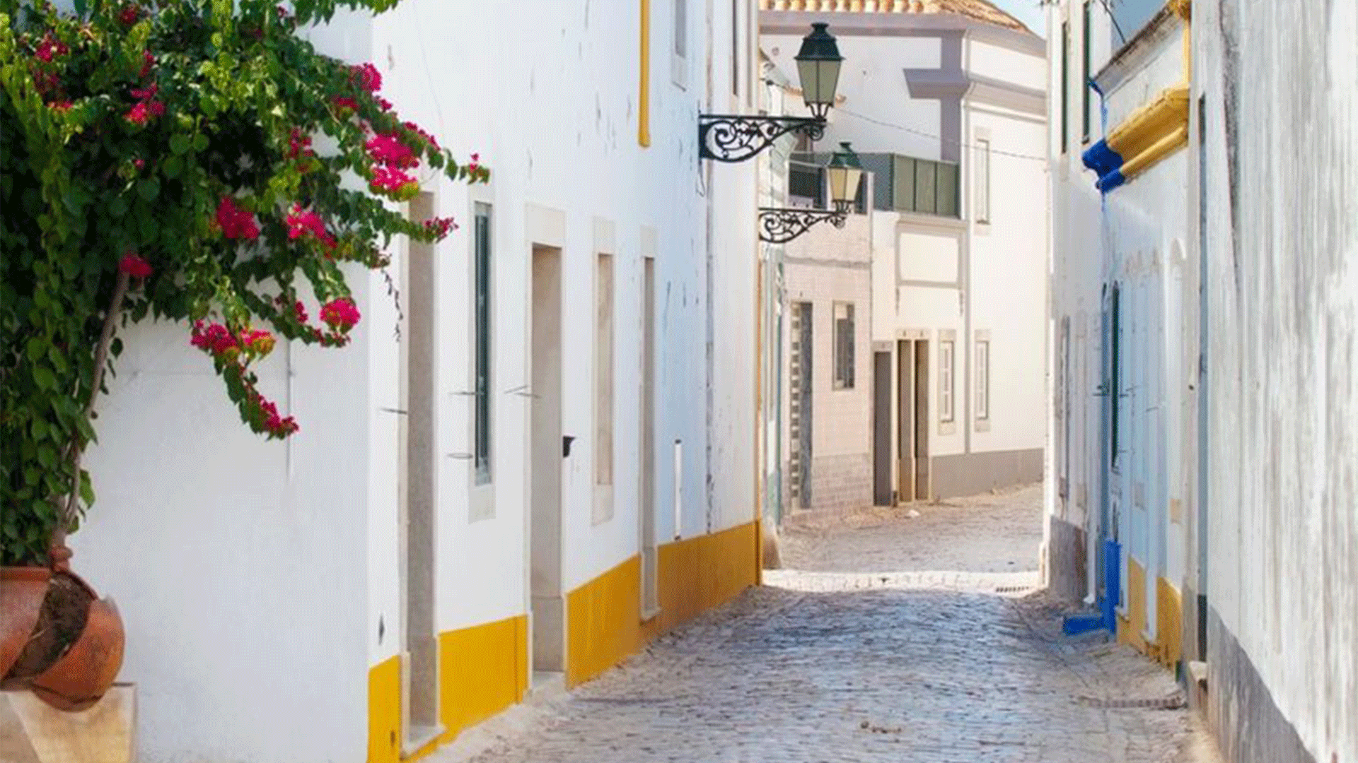 portugal-faro-white-street