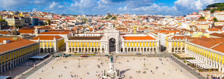 portugal-lisbon-panorama-praca-de-comercio