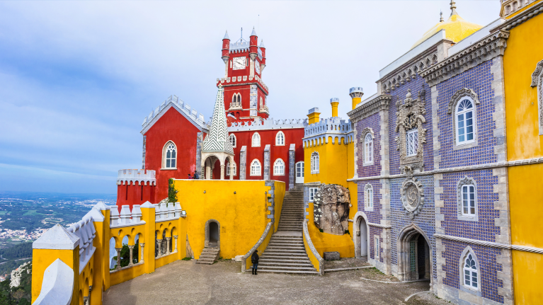 portugal-lisbon-sintra-colorful-castle