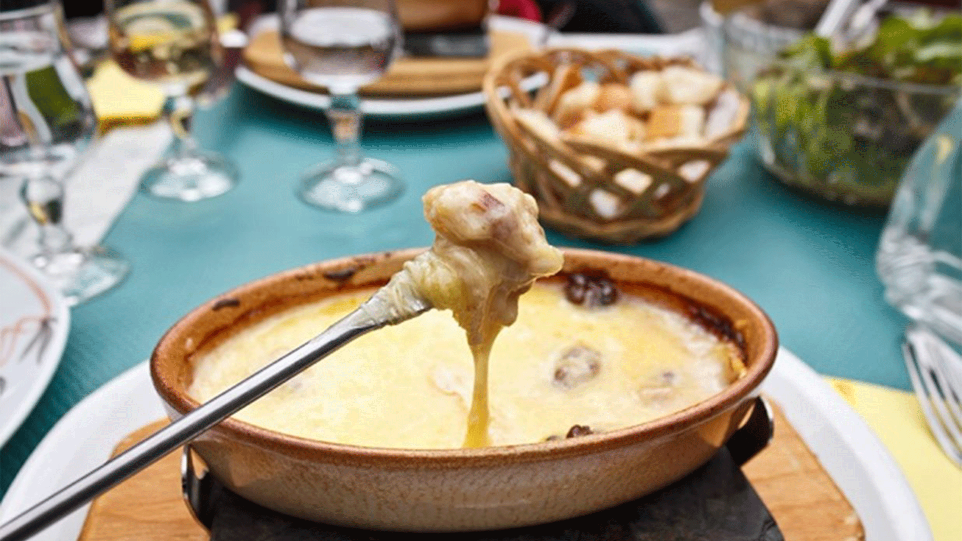 switzerland-lauterbrunnen-cheese-foundue