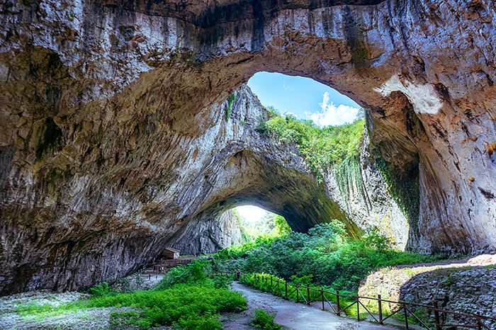 bulgaria-lovech-caves