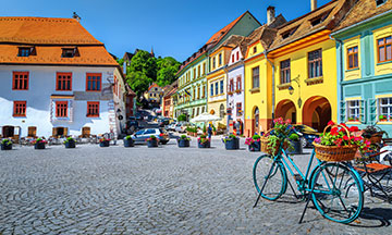 romania-sighisoara-central-square-bike