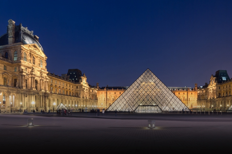 Louvre_Museum_night_crop