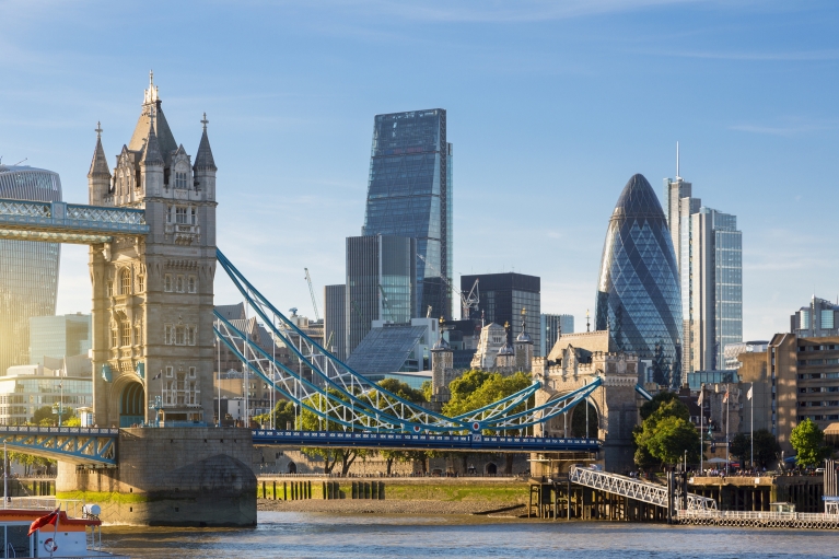 england-london-tower-bridge-thames