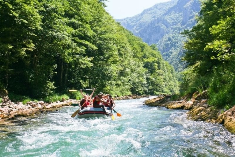     Raften op de rivier de Neretva, Bosnië en Herzegovina  
