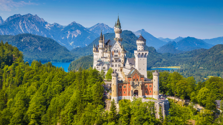 germany-bavaria-neuschwanstein-castle-panorama