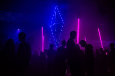 24_hours_in_berlin_-_club_view_with_seusual_pink_and_blue_lightings
