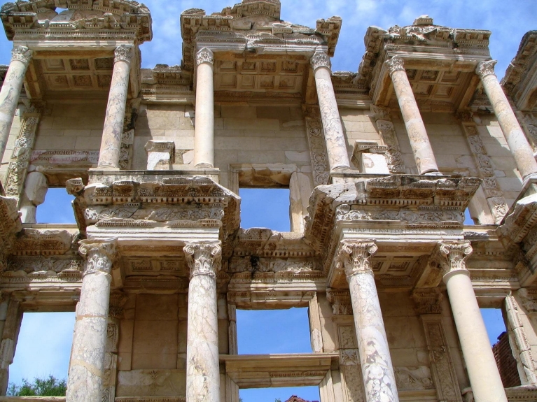     Bibliothèque de Celsus à Éphèse  