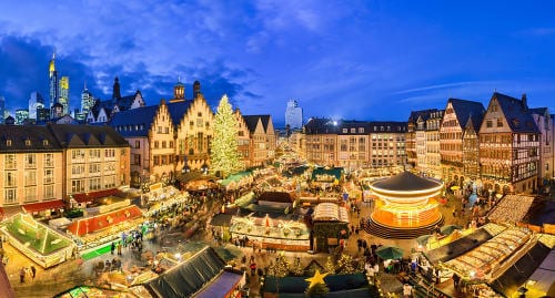 christmas_market_in_frankfurt_germany_at_night_mobile