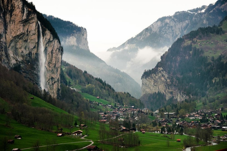 Partez en camping dans la sublime vallée de Lauterbrunnen
