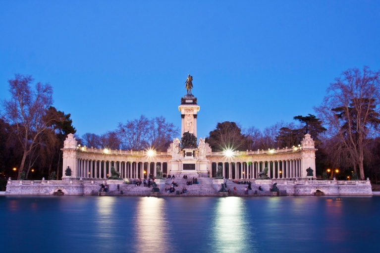 Monumento nel parco cittadino del Retiro, Madrid