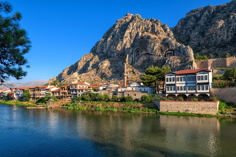 Ottoman houses and Pontic tomb in Amasya