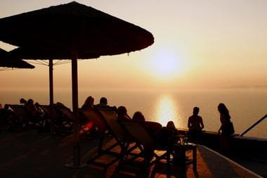     Feest in Oia, Santorini  