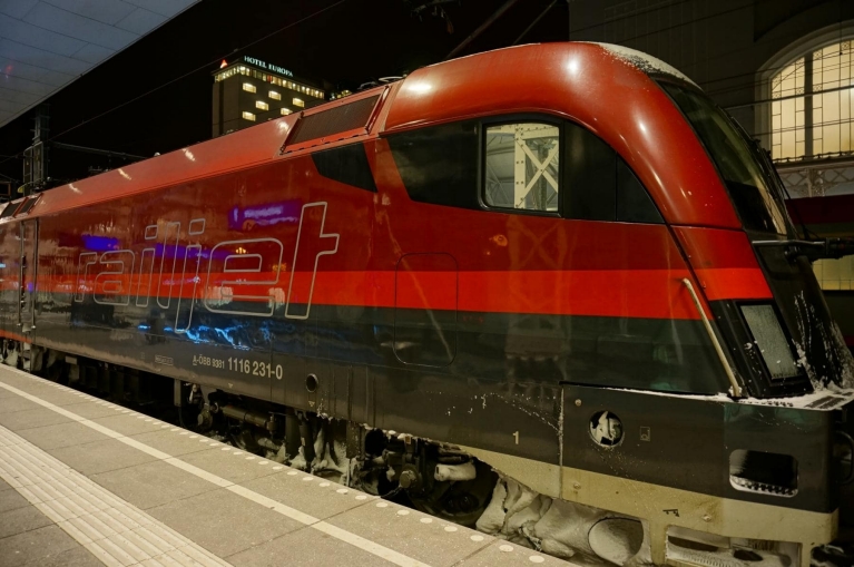 Railjet-Highspeed-Zug