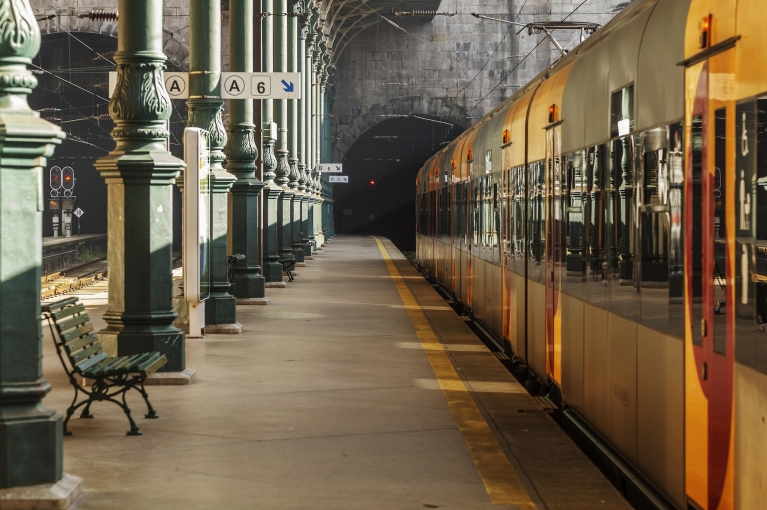 railway_platform_portugal