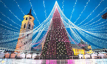 lithuania-vilnius-christmas-market-christmas-tree