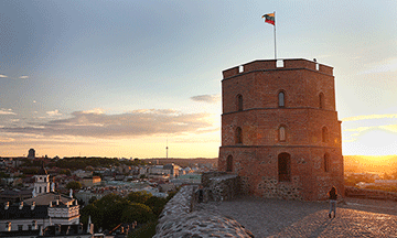 lithuania-vilnius-gediminas-tower-sunset