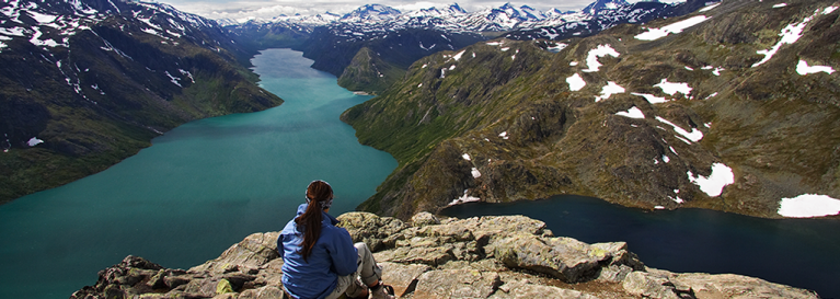 Spektakulärer Blick auf einen der Fjorde Norwegens