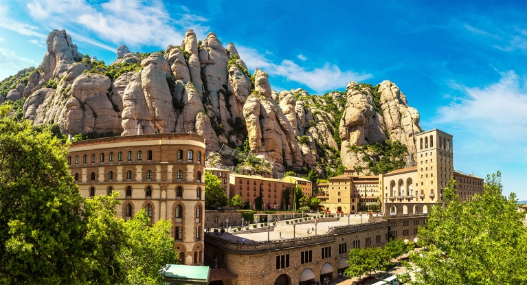 Ciudad en la ladera de Montserrat