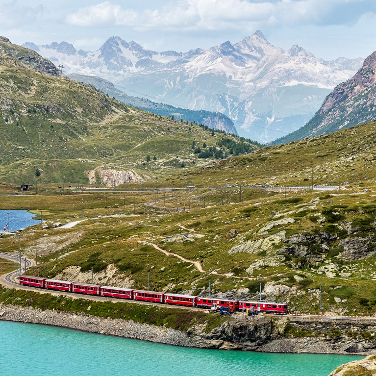 square-switzerland-bernina-railway-lake-mountain-views