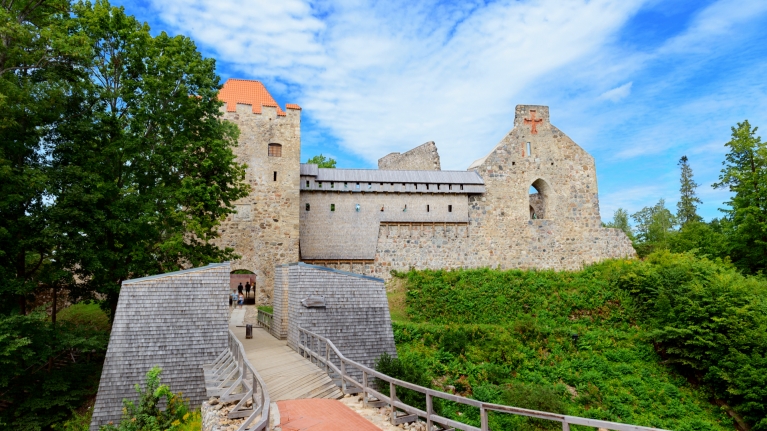 latvia-sigulda-castle