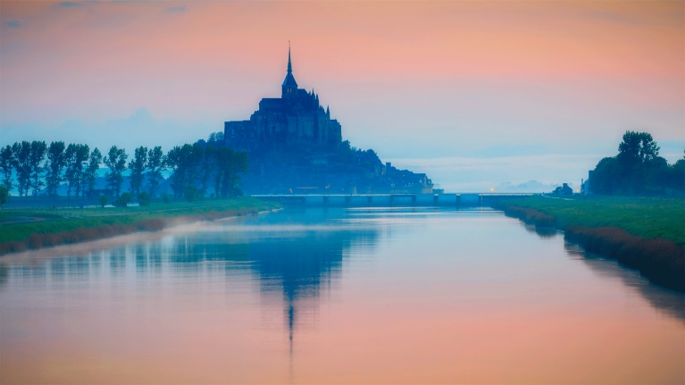 mont-st-michel-sunrise