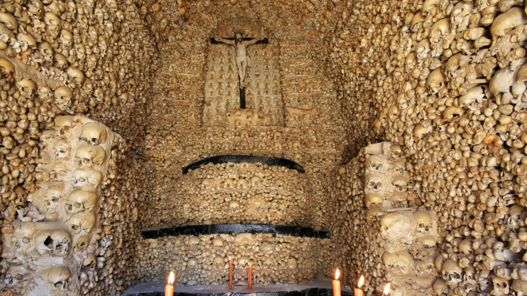 portugal-evora-chapel-of-bones