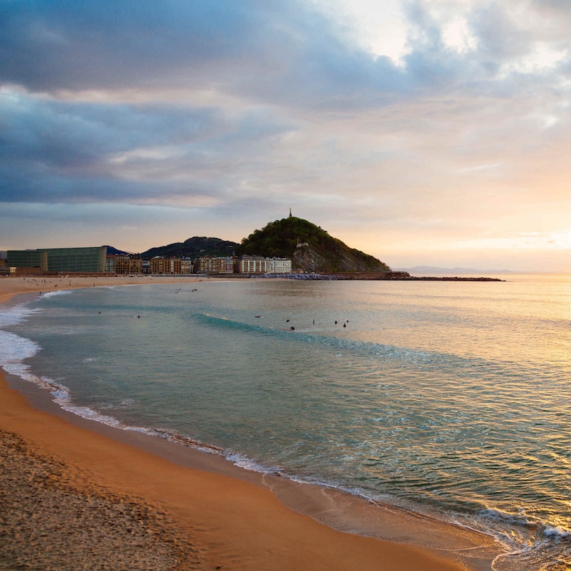 Playa de la Zurriola al atardecer